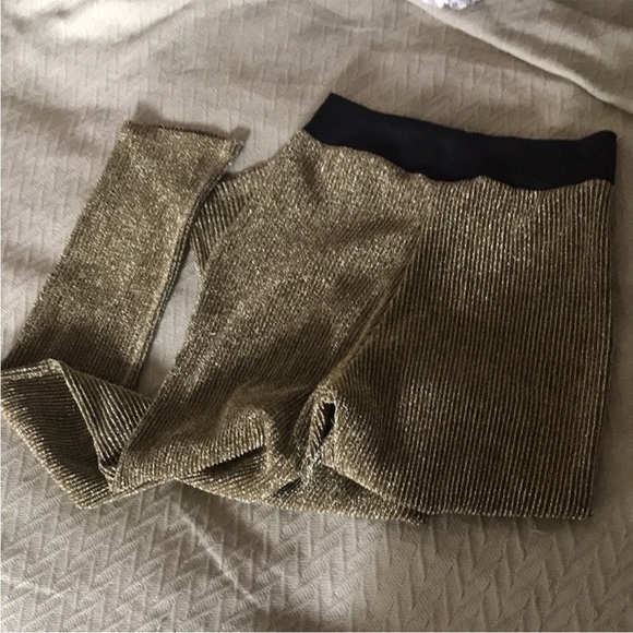 Aria stretchy gold leggings, sz Medium - Picture 5 of 5